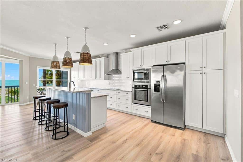 137 Barefoot Cir #4-8, Bonita Springs, photo 4