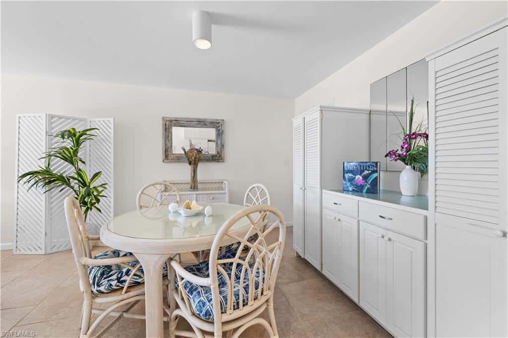 2011 Gulf Shore Blvd #44, Naples, photo 6