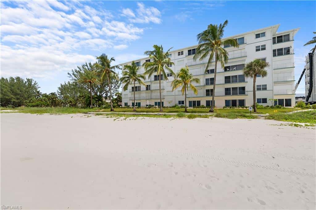2011 Gulf Shore Blvd #44, Naples, photo 15