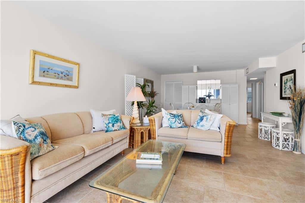 2011 Gulf Shore Blvd #44, Naples, photo 4