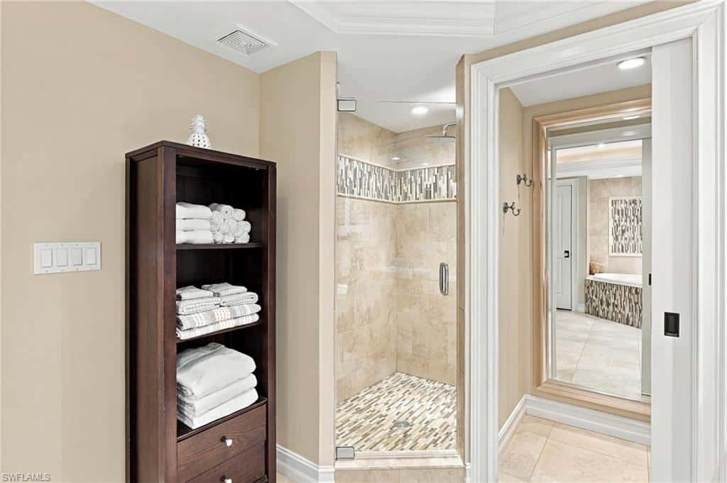 4600 Yacht Harbor Dr #412, Naples, photo 31