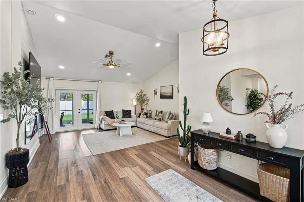 10208 Shade Tree Ct, Bonita Springs, photo 4