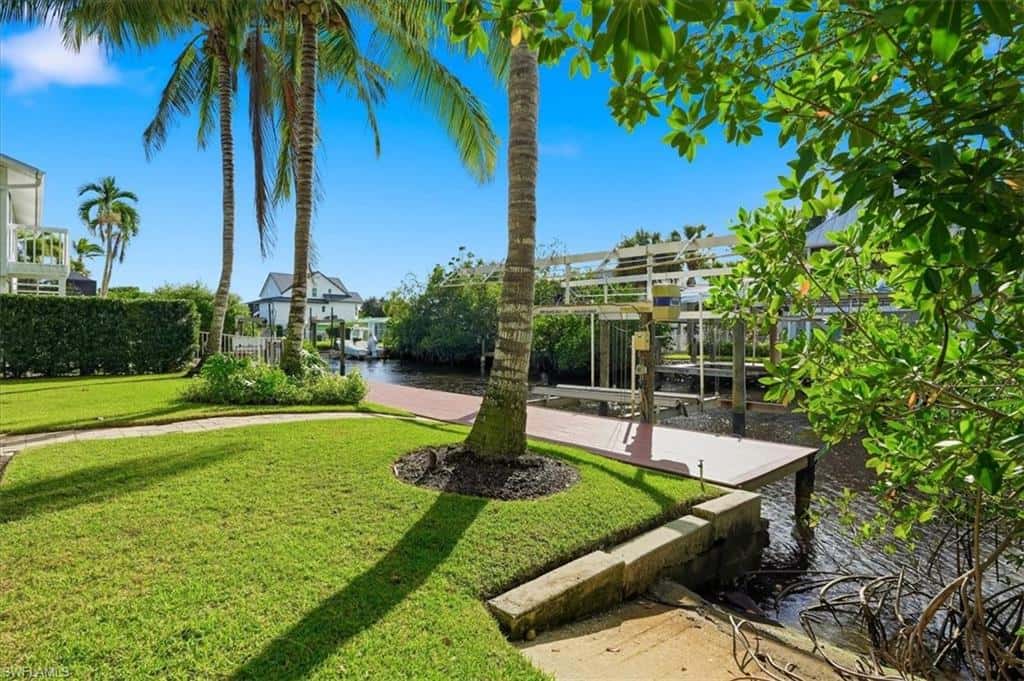 1287 Grand Canal Dr, Naples, photo 47