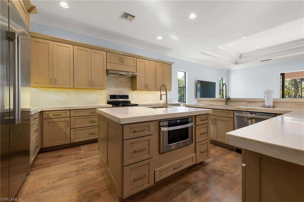 2863 Coco Lakes Dr, Naples, photo 11