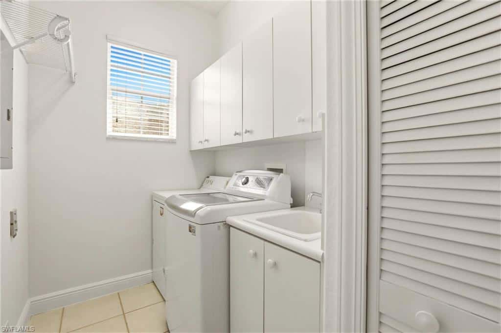 566 Vintage Reserve Ln #21-D, Naples, photo 37