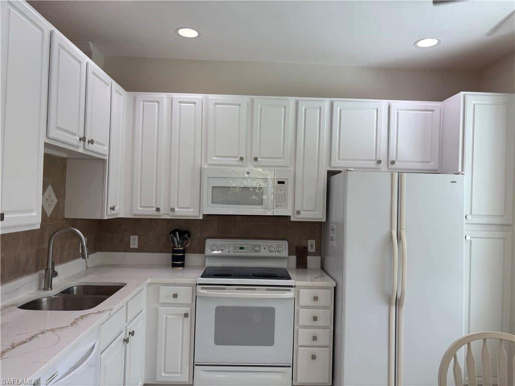 7685 Meadow Lakes Dr #1301, Naples, photo 7