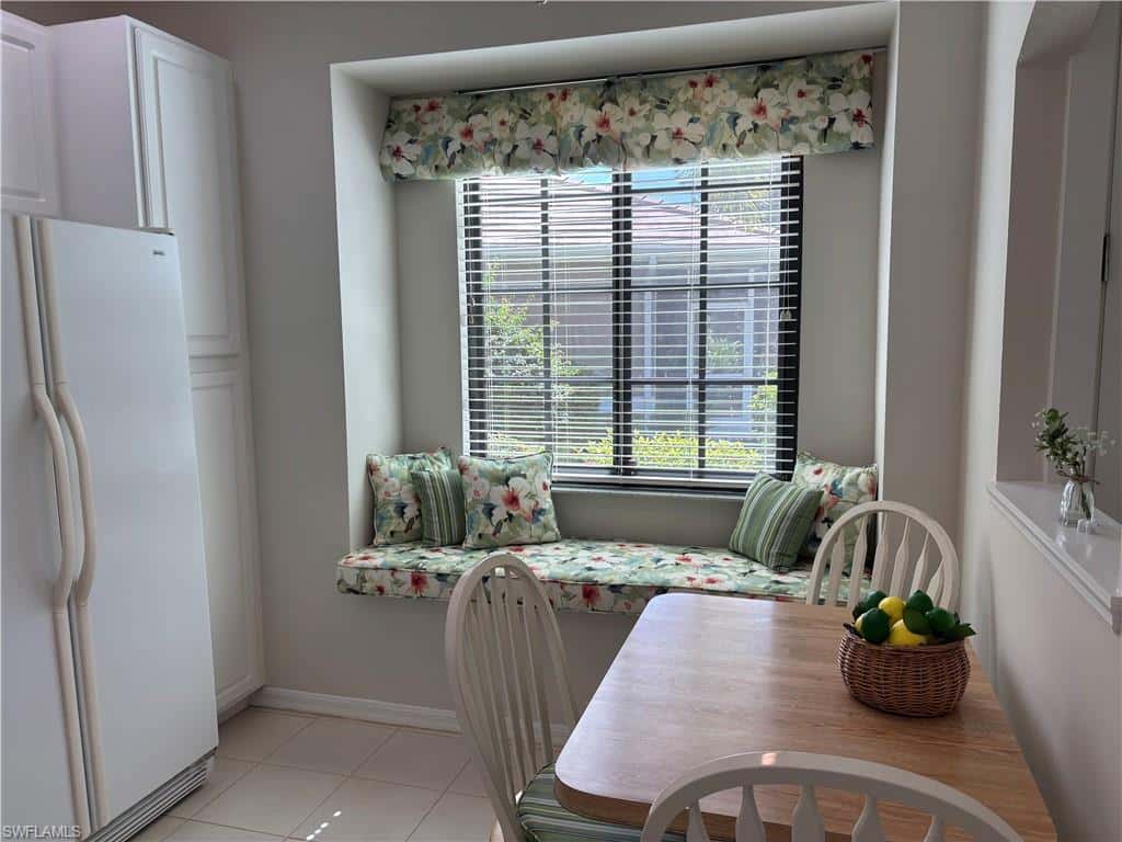 7685 Meadow Lakes Dr #1301, Naples, photo 8