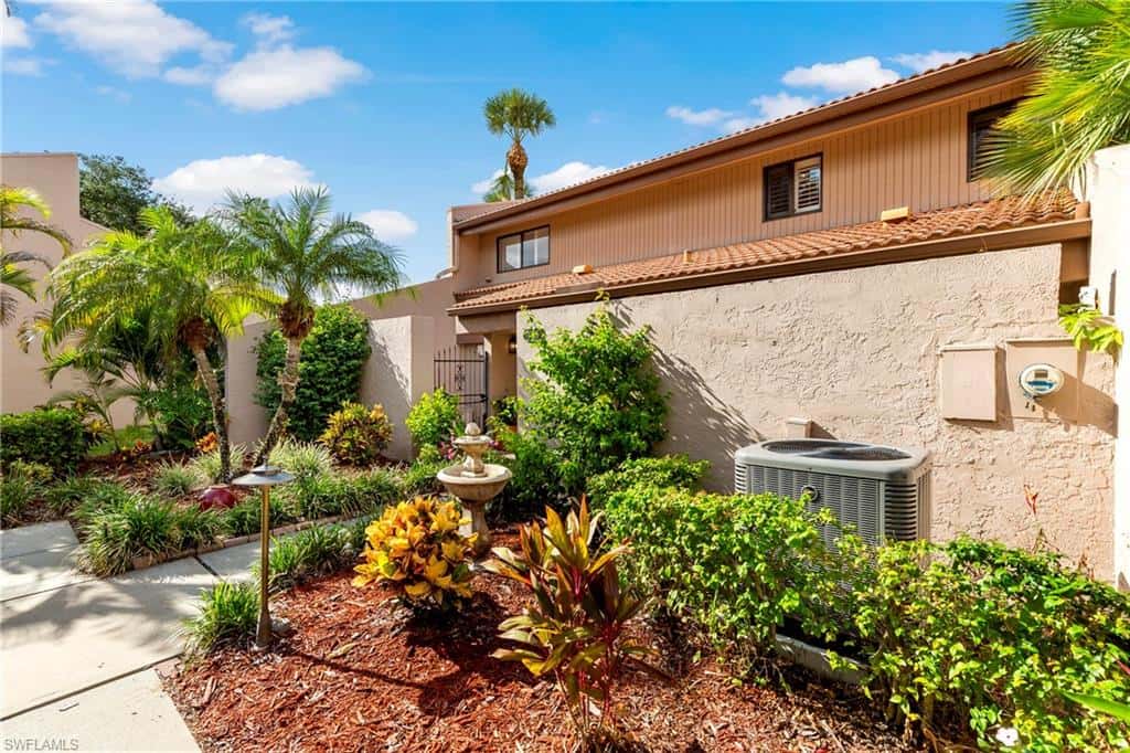 4705 Landings Dr, Fort Myers, photo 4