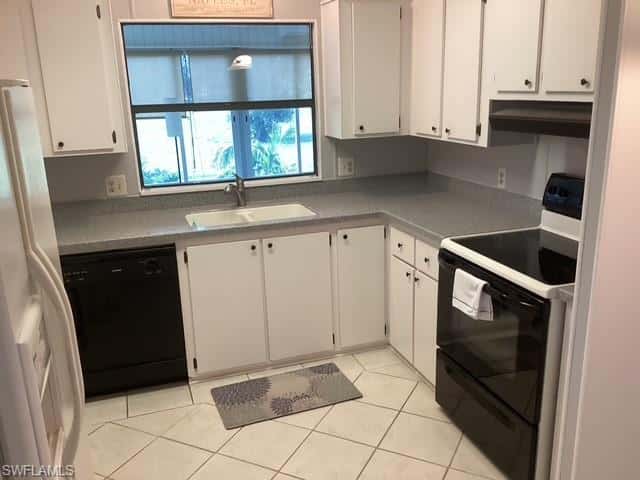 567 Charlemagne Blvd, Naples, photo 12