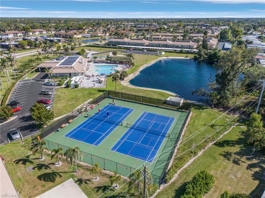 567 Charlemagne Blvd, Naples, photo 48