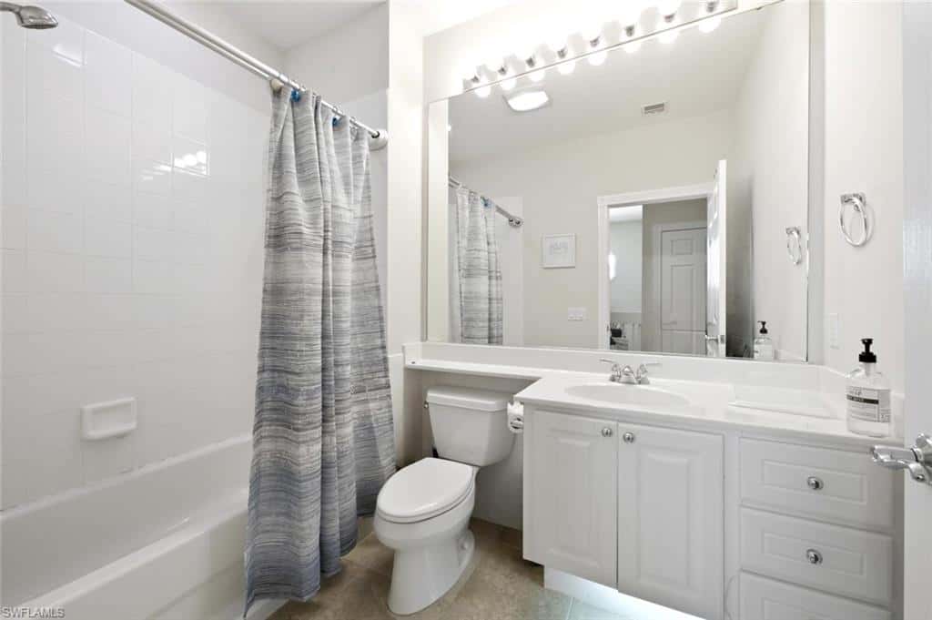 8069 Chianti Ln, Naples, photo 32