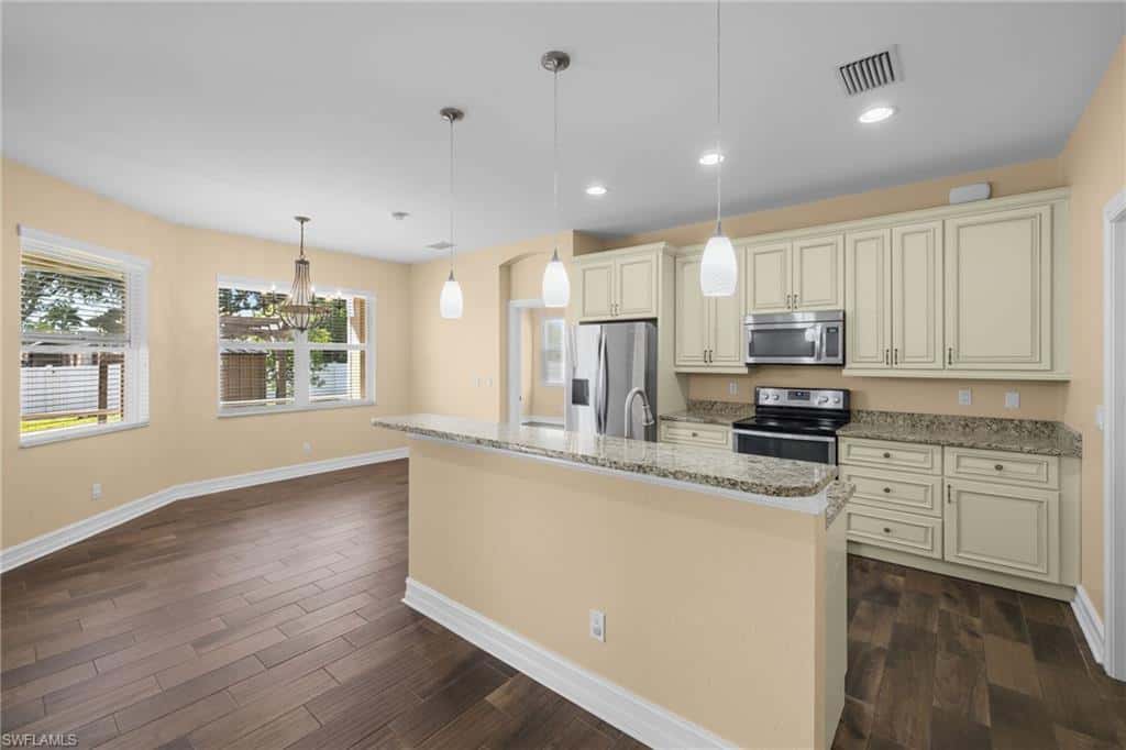 4609 Santiago Ln, Bonita Springs, photo 5