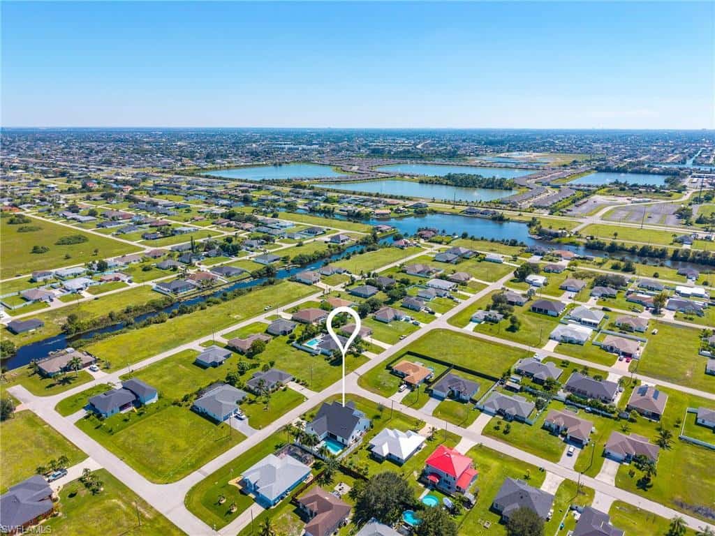 1305 10th Ter, Cape Coral, photo 39