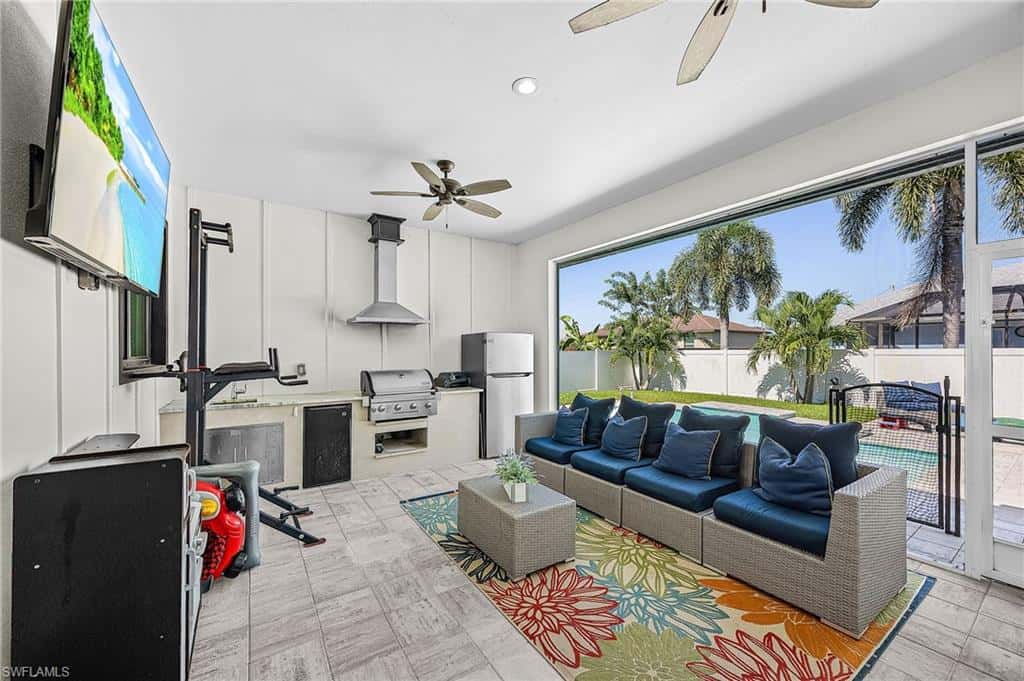 1305 10th Ter, Cape Coral, photo 4