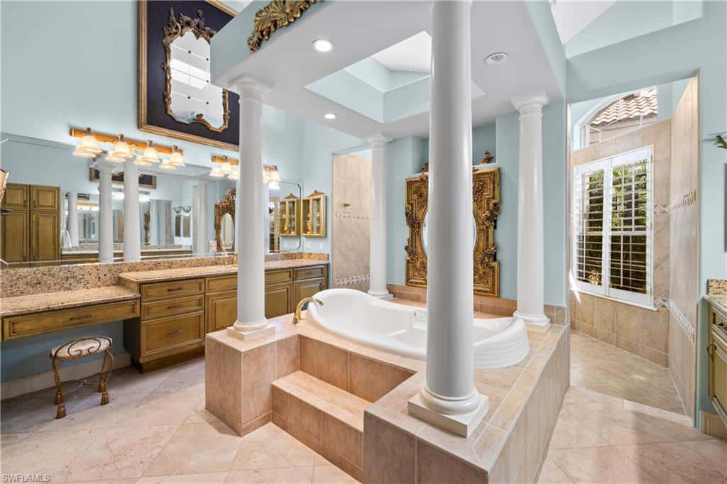 451 Terracina Way, Naples, photo 30