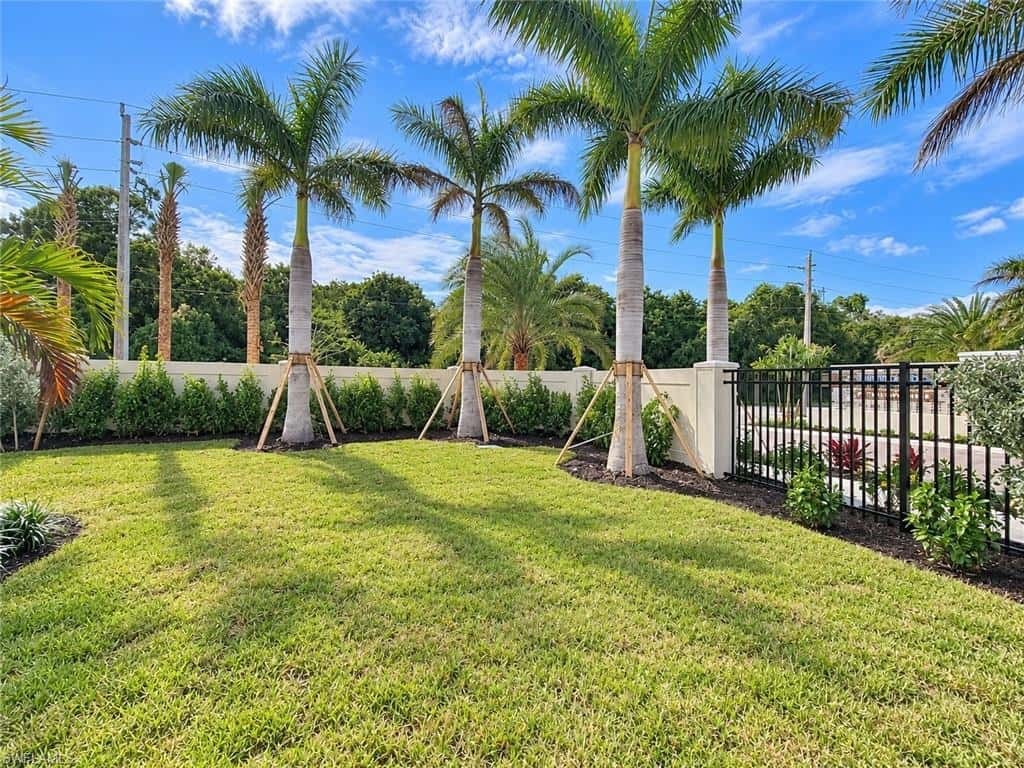 21250 Estiva Villa Cir, Estero, photo 6