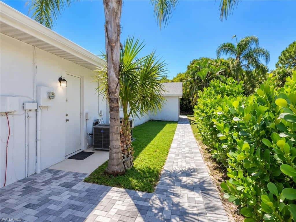 9878 Country Oaks Dr, Fort Myers, photo 35