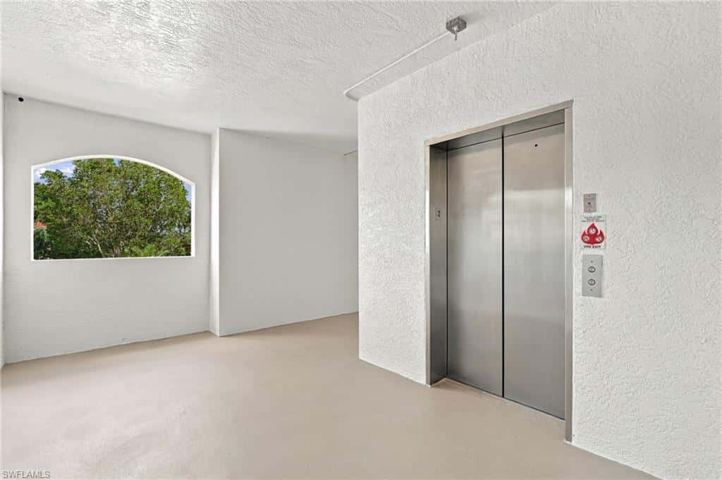 4650 Yacht Harbor Dr #124, Naples, photo 16
