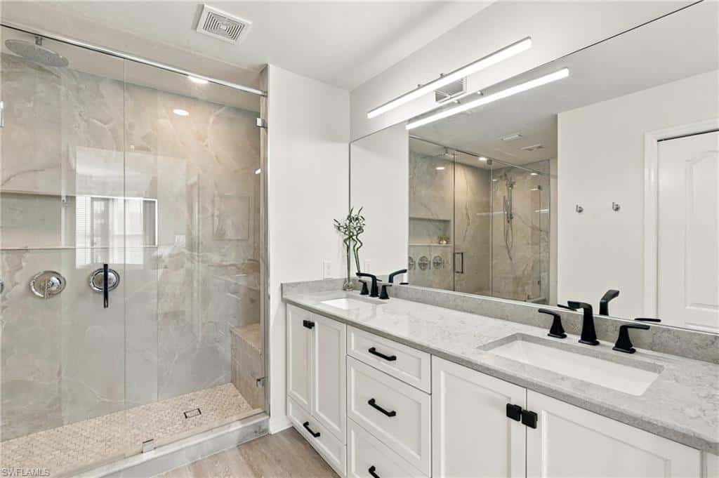 4650 Yacht Harbor Dr #124, Naples, photo 9