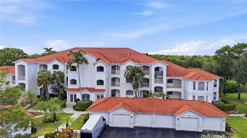 4650 Yacht Harbor Dr #124, Naples, photo 21