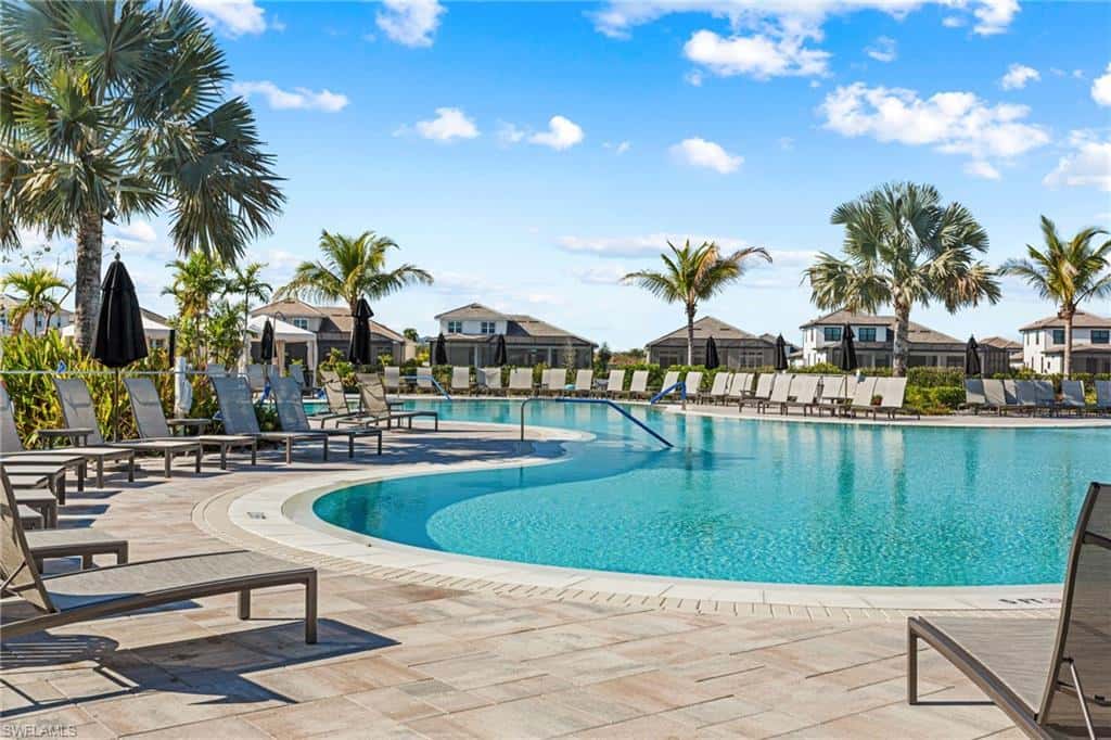 15521 Vittorio St, Naples, photo 38