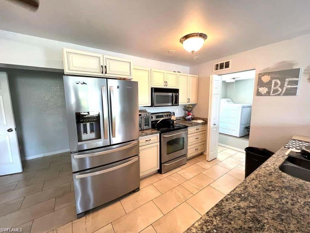 883 Coconut Cir, Naples, photo 6