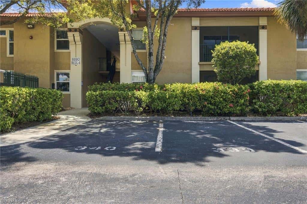 8880 Colonnades Ct #413, Bonita Springs, photo 4