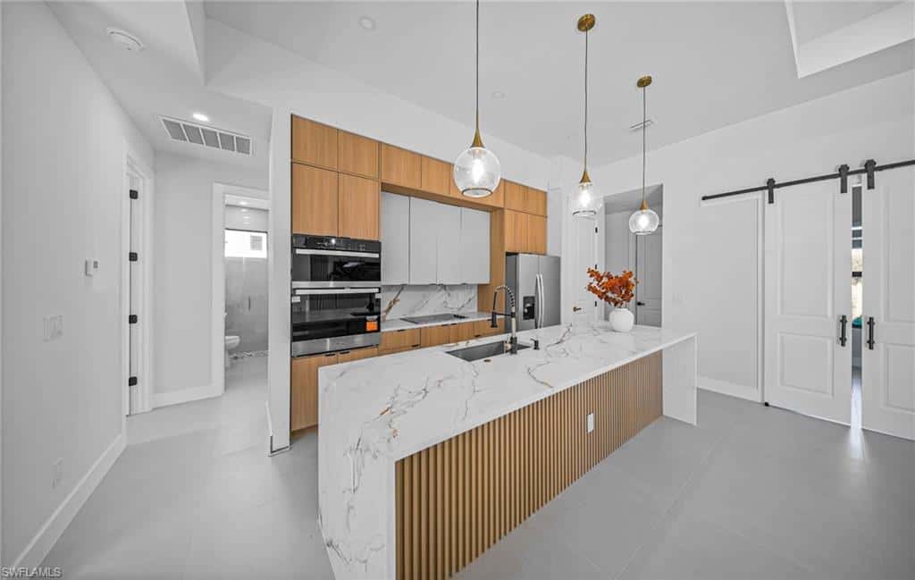 1005 4th Pl, Cape Coral, photo 6