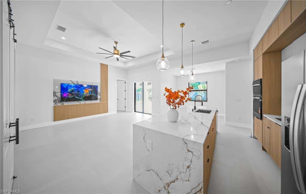 1005 4th Pl, Cape Coral, photo 9