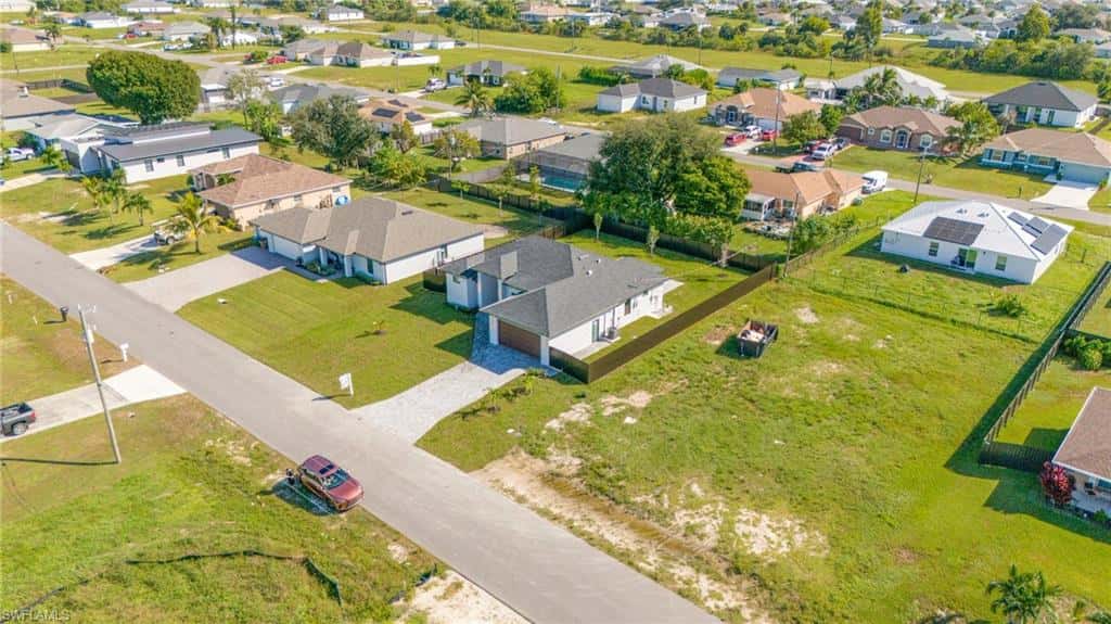 1005 4th Pl, Cape Coral, photo 29