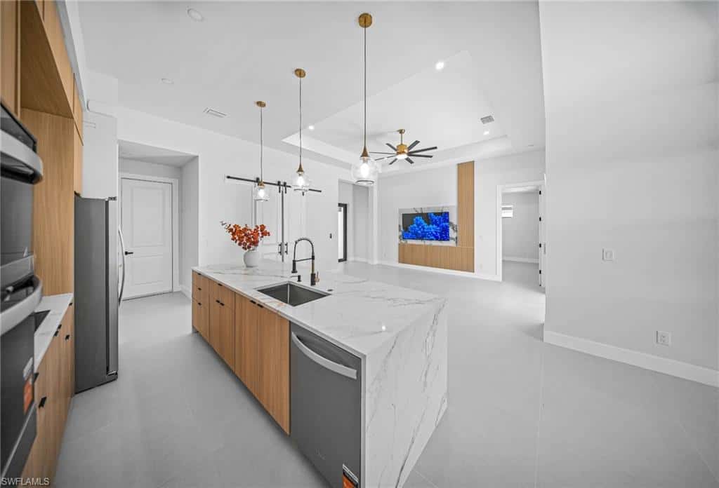 1005 4th Pl, Cape Coral, photo 8