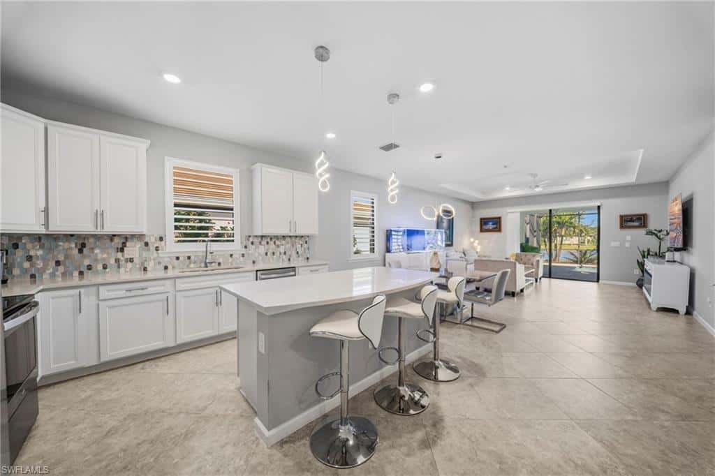 16051 Palmetto Prairie Dr, Alva, photo 6