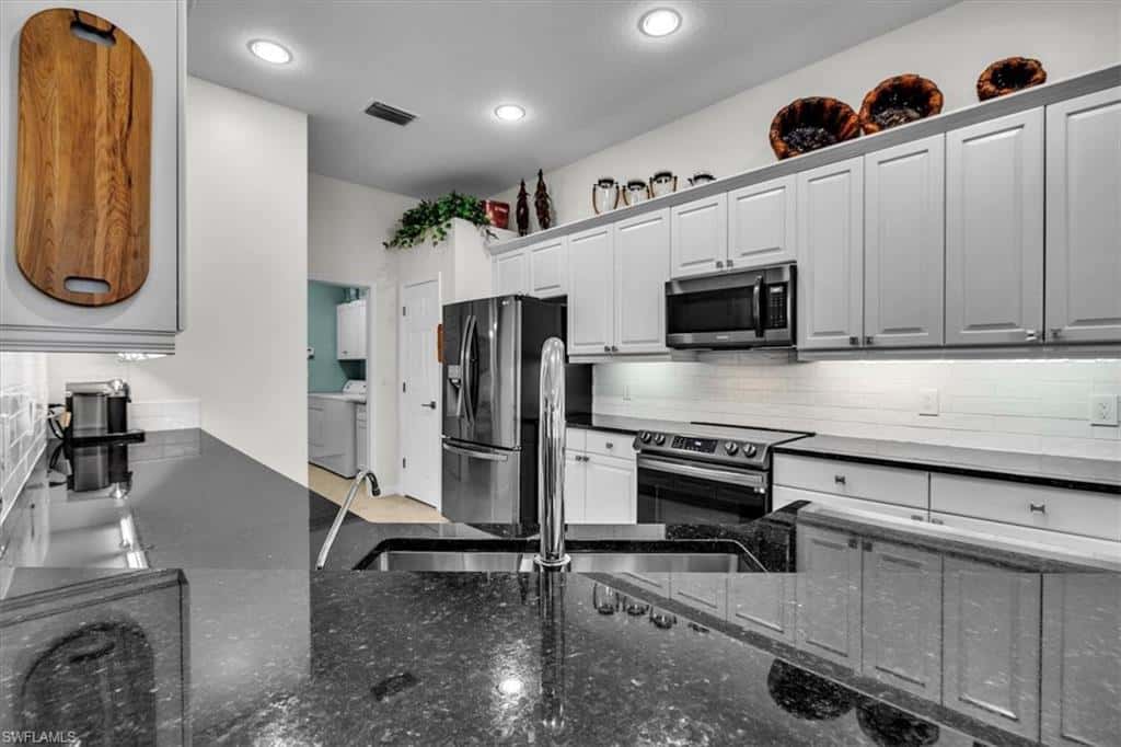 3910 Lakeview Isle Ct, Fort Myers, photo 17