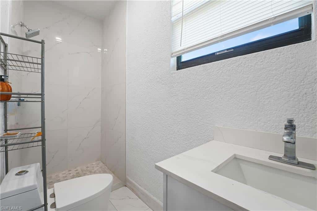 18931 Palm Beach Blvd, Alva, photo 36