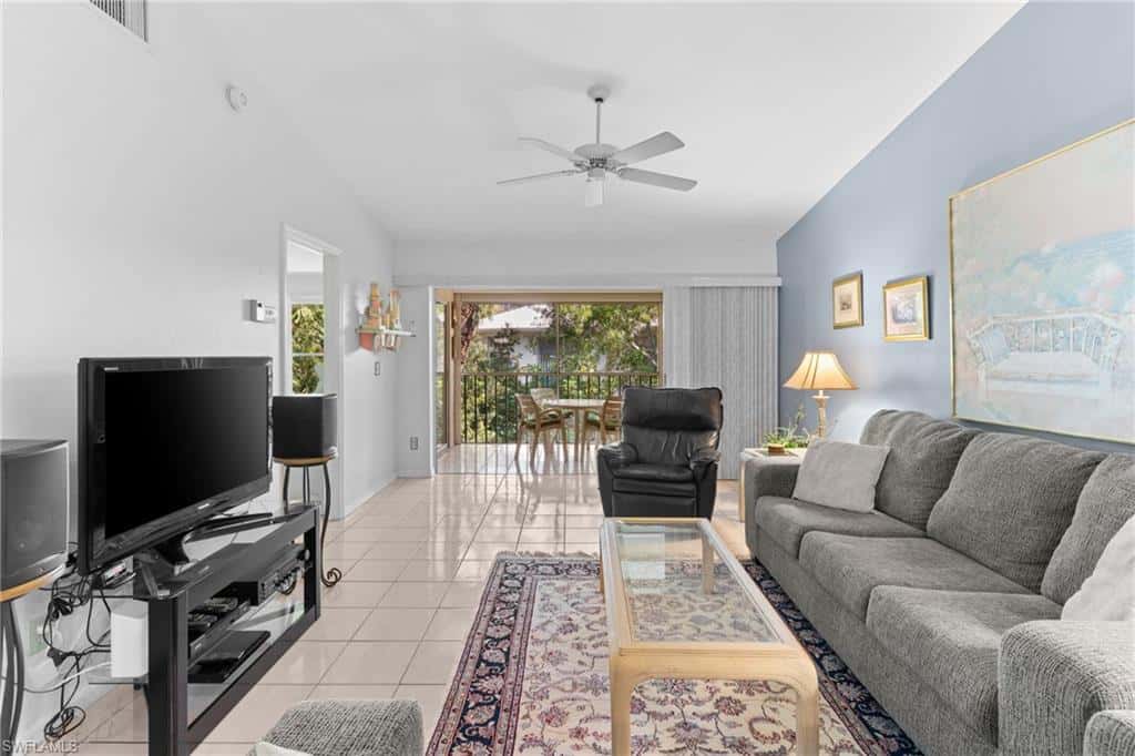 864 Gulf Pavilion Dr #202, Naples, photo 5
