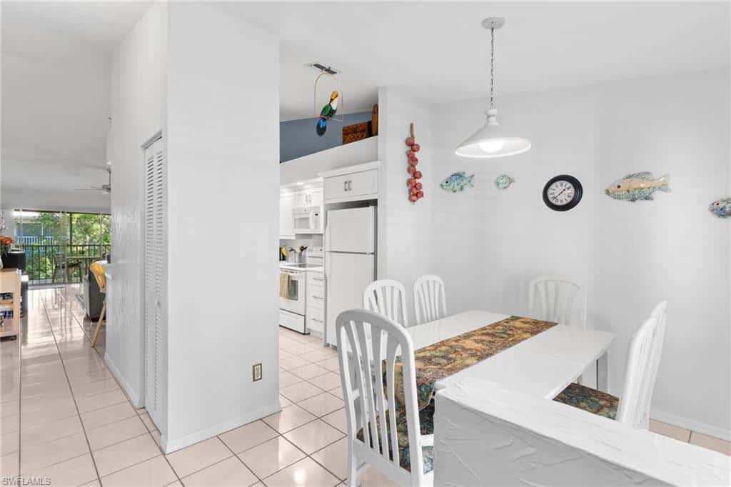 864 Gulf Pavilion Dr #202, Naples, photo 10