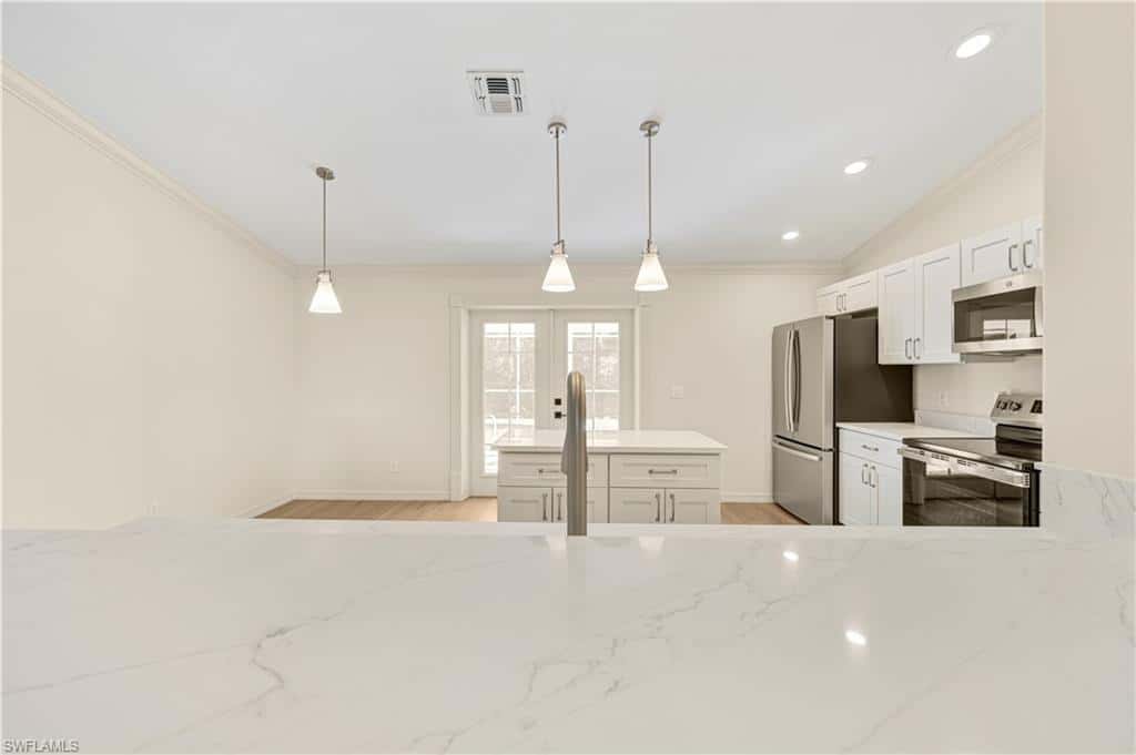 18323 Miller Rd, Fort Myers, photo 6