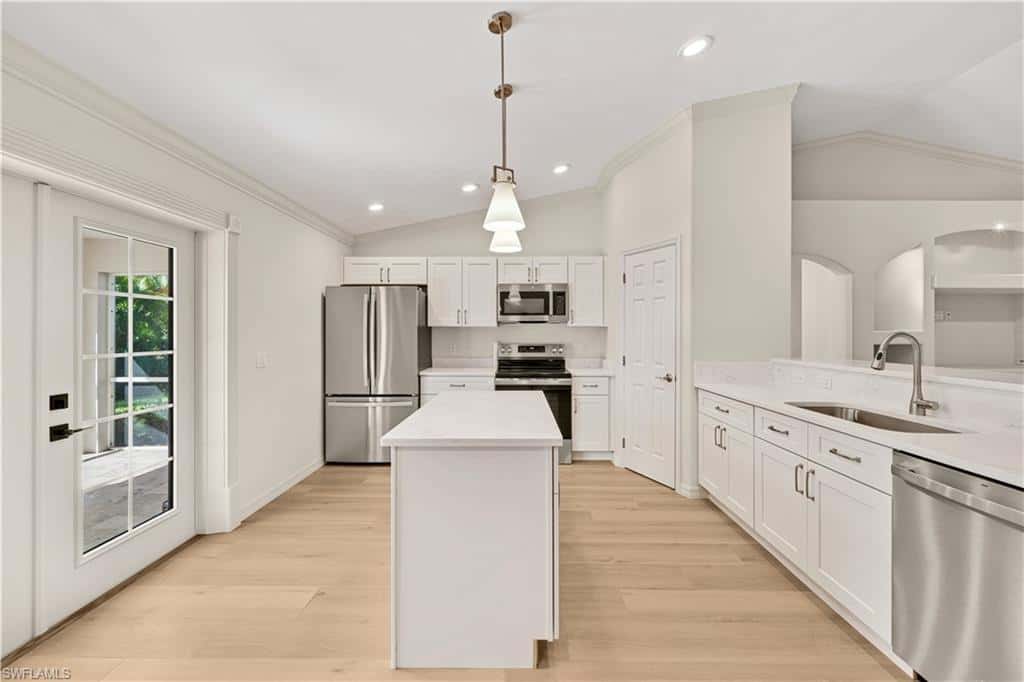 18323 Miller Rd, Fort Myers, photo 9