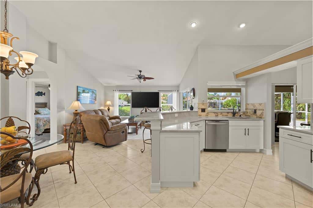 1070 57th St, Cape Coral, photo 8