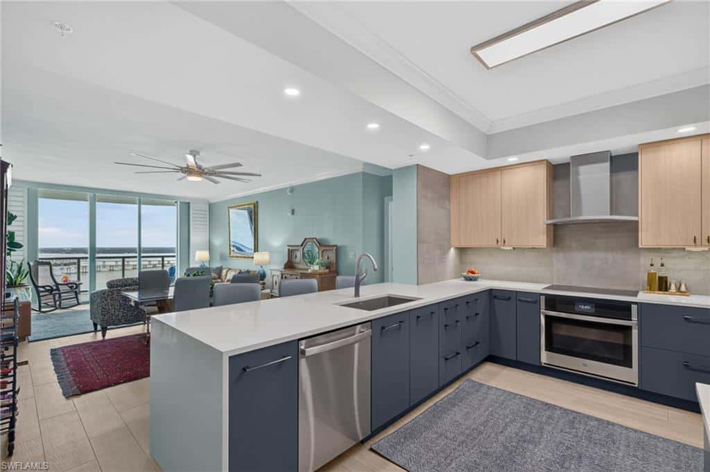 3000 Oasis Grand Blvd #2807, Fort Myers, photo 6