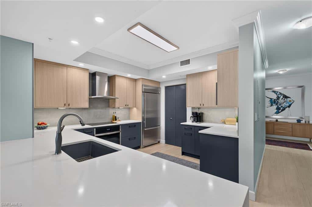 3000 Oasis Grand Blvd #2807, Fort Myers, photo 4