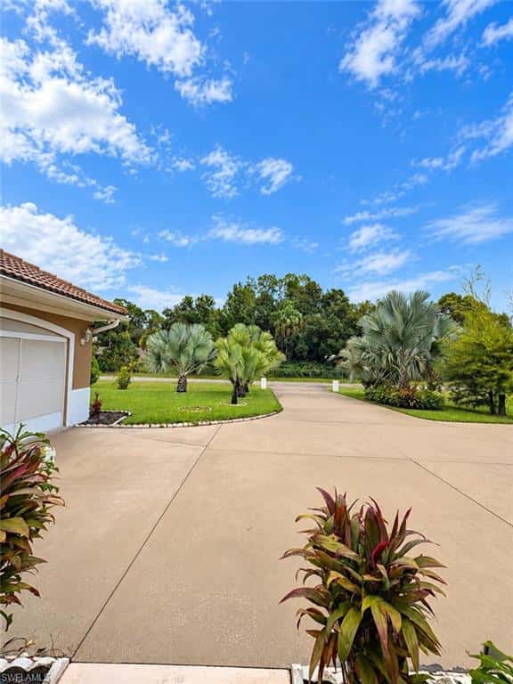 219 Columbus Ave, Lehigh Acres, photo 32