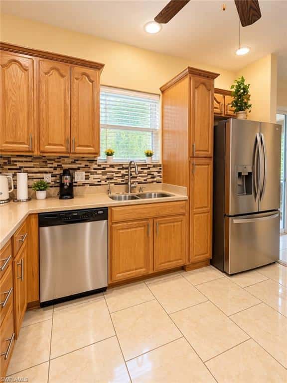 219 Columbus Ave, Lehigh Acres, photo 9