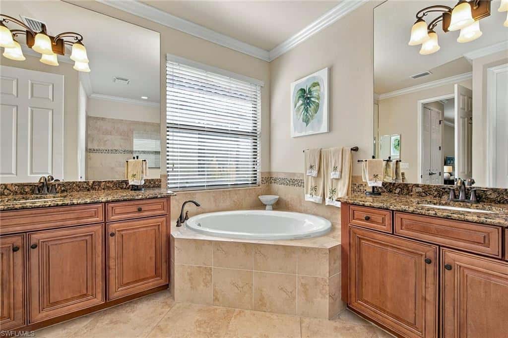 2870 Aviamar Cir, Naples, photo 10