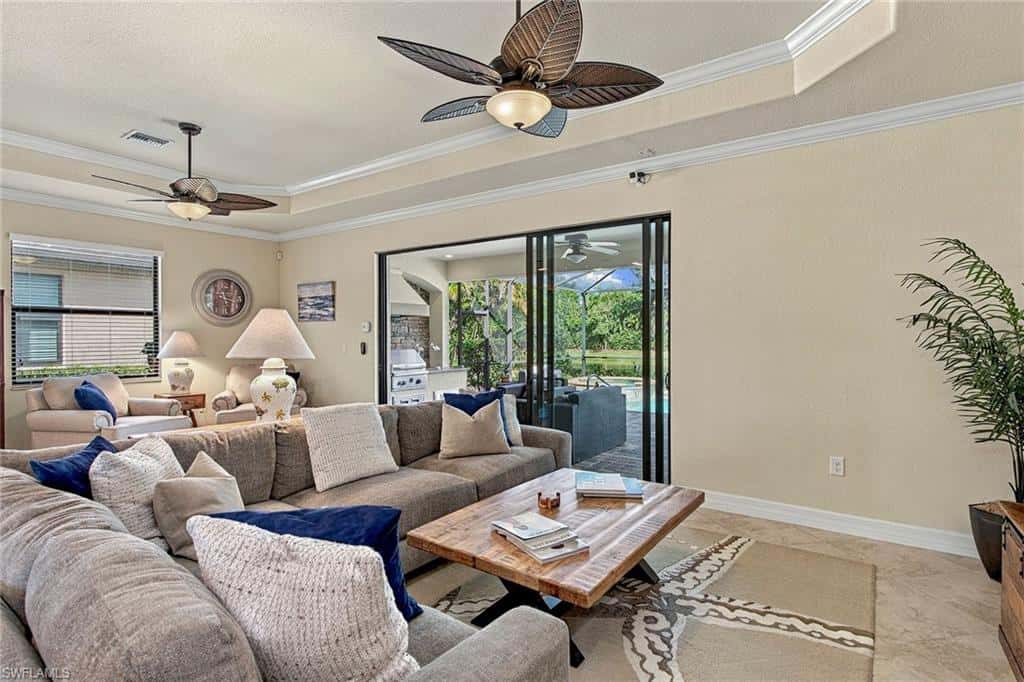 2870 Aviamar Cir, Naples, photo 4