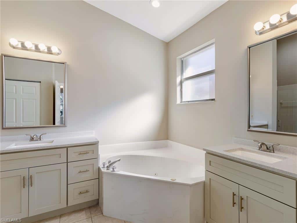 9164 Springview Loop, Estero, photo 21