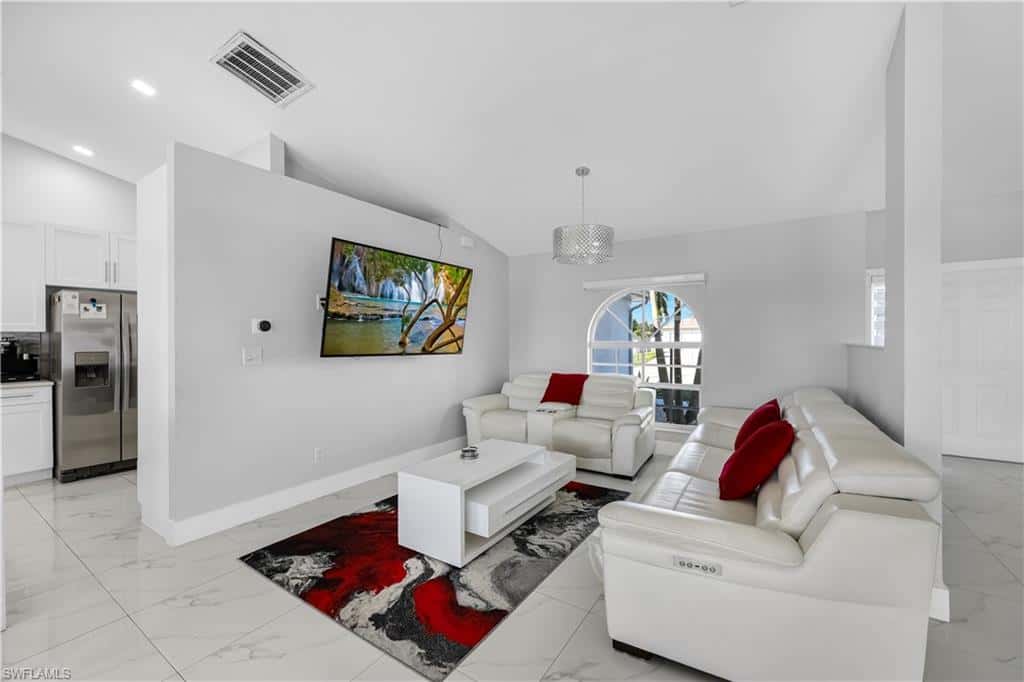 921 8th Pl, Cape Coral, photo 9
