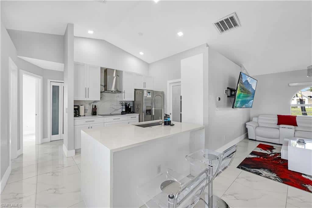 921 8th Pl, Cape Coral, photo 4