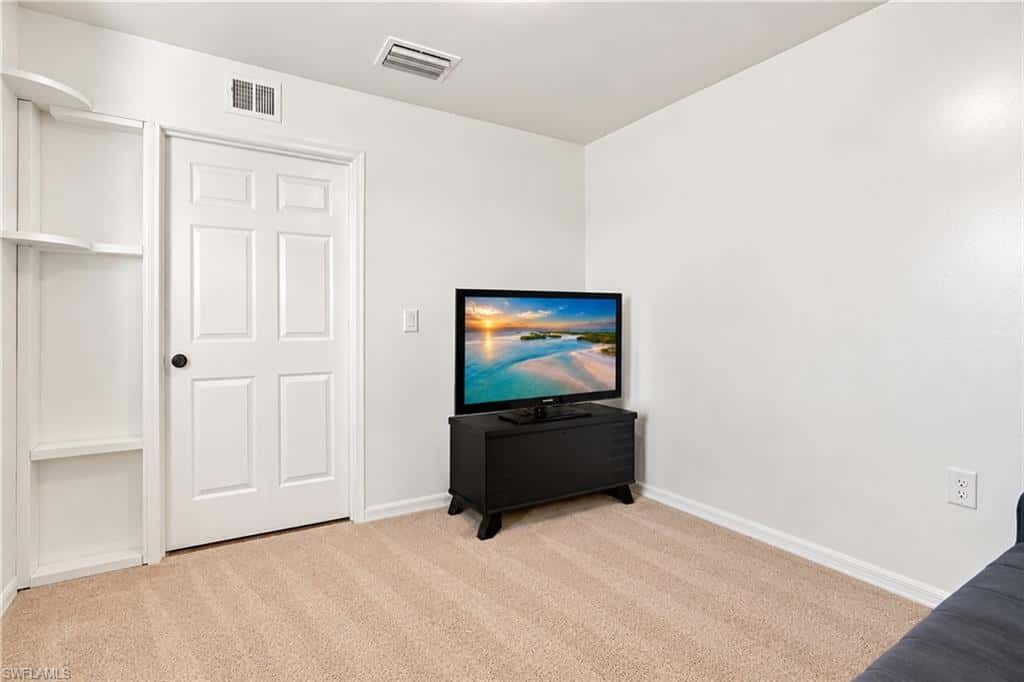 3327 6th Ter, Cape Coral, photo 9