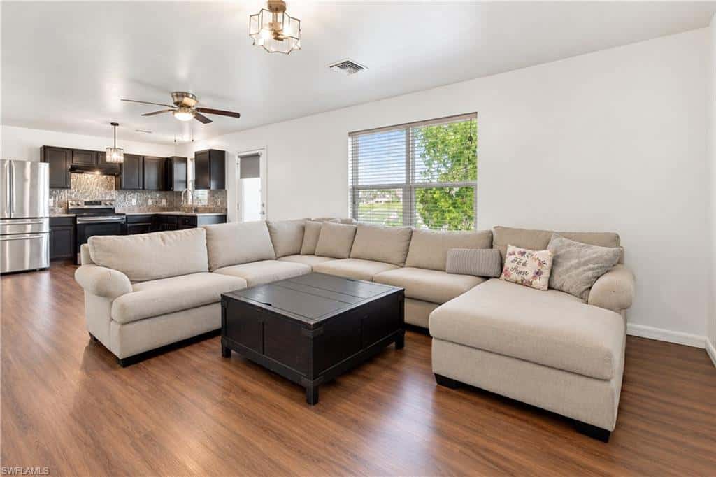3327 6th Ter, Cape Coral, photo 4